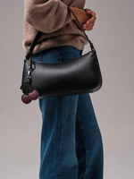 Кожаная сумка багет кросс-боди черный