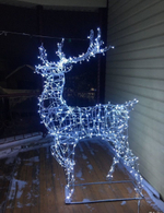 Фигура гордого оленя