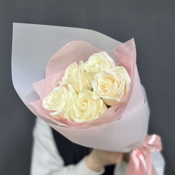 Букет кремовых роз