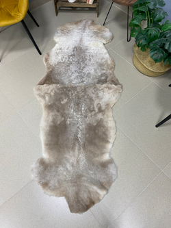 Шкура коврик меховой прикроватный овчина, 200х65 см.