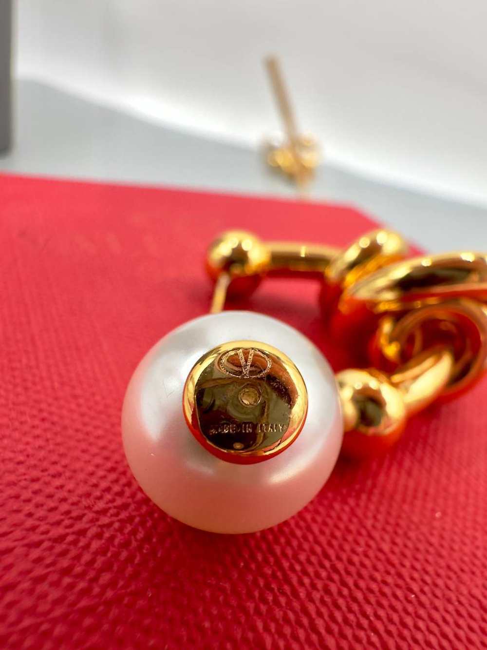 Серьги Valentino