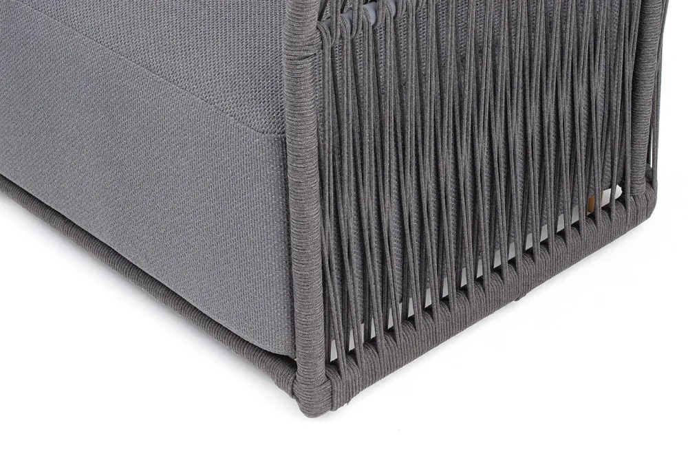 "Лугано" кресло плетеное из роупа, каркас алюминий темно-серый (RAL7024) муар, роуп темно-серый круглый, ткань темно-серая YB25-0027