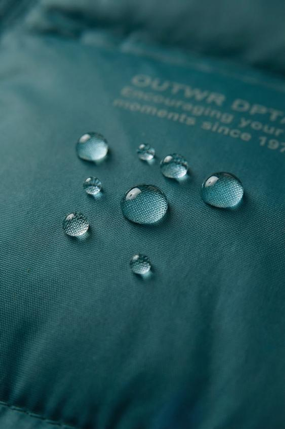 ZARA ЛЕГКАЯ НЕПРОМОКАЕМАЯ КУРТКА, ЗЕЛЕНОВАТО-СИНИЙ