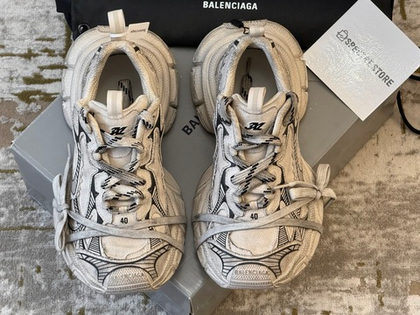 Balenciaga Wmns 3XL Sneaker Worn-Out - Beige