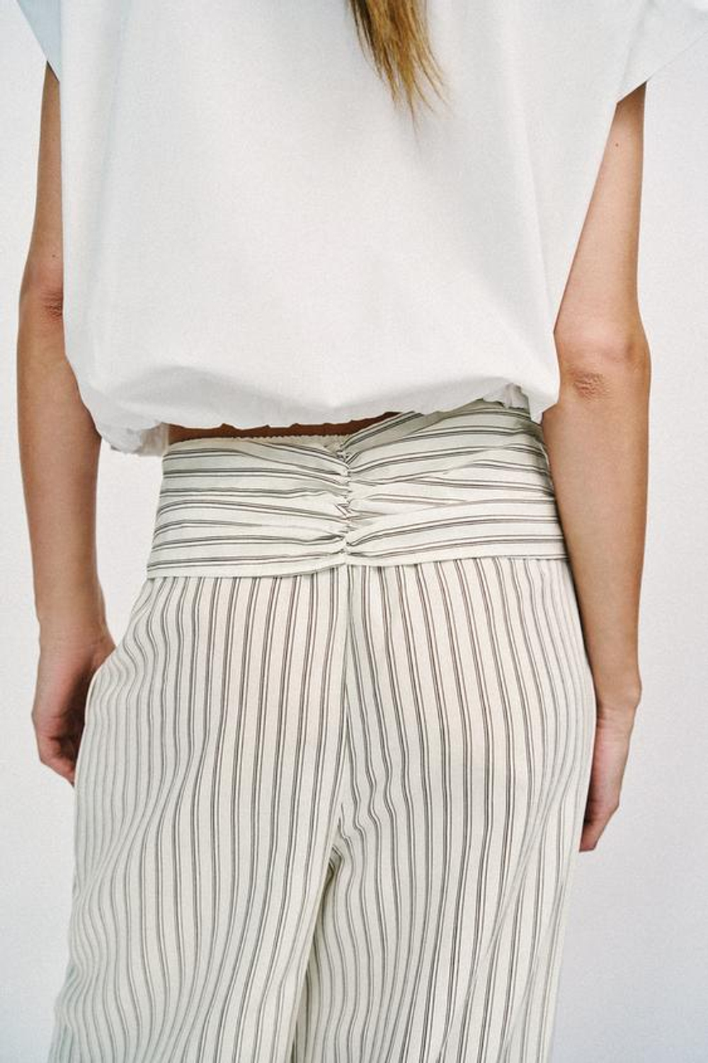 ZARA ШИРОКИЕ БРЮКИ В ПОЛОСКУ С ПЛАТКОМ, ЭКРЮ/КОРИЧНЕВЫЙ