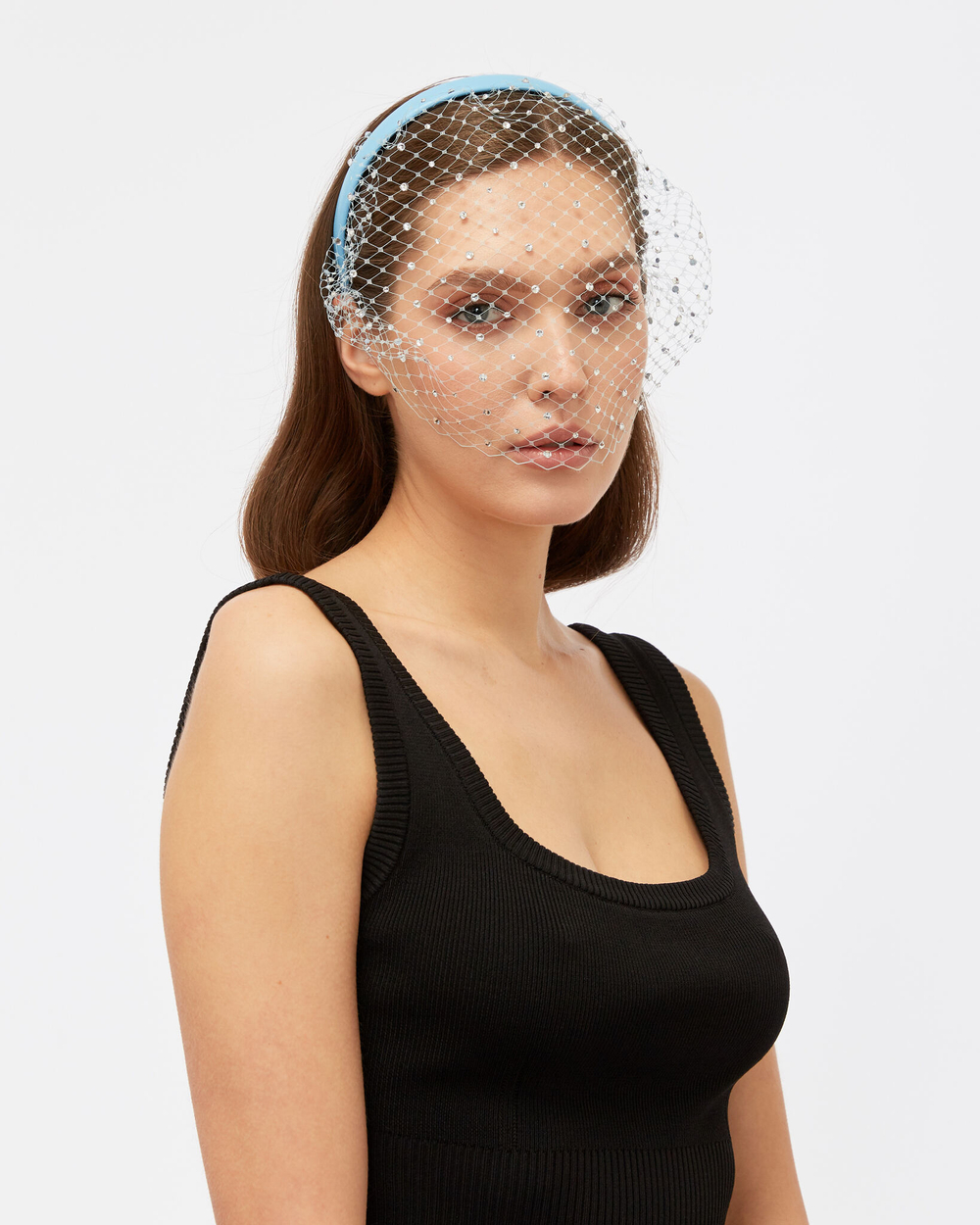 Вуаль голубая на тонком ободке со стразами