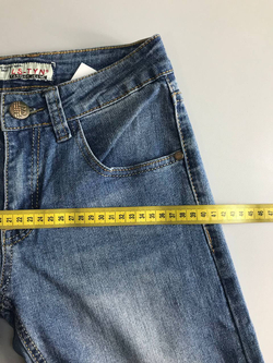 Джинсы для практичного образа, визуально на 42 размер, новые