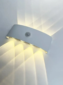 Светильник бра настенный светодиодный уличный с датчиком движения и датчиком освещенности 220в OutFrame 3000K, 8Вт, белый