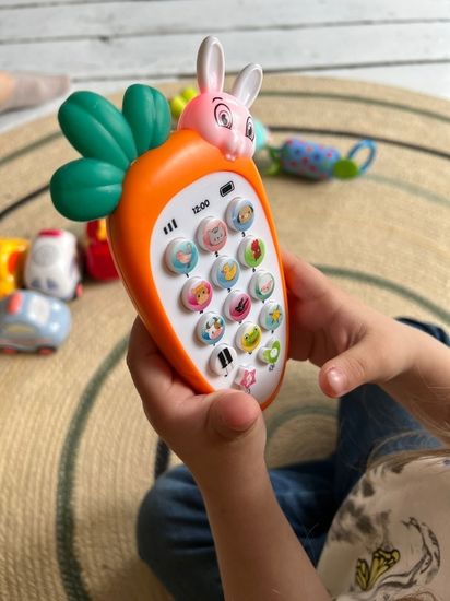 Интерактивный детский телефон - развивайка " Морковка с грызуном " , в коробке