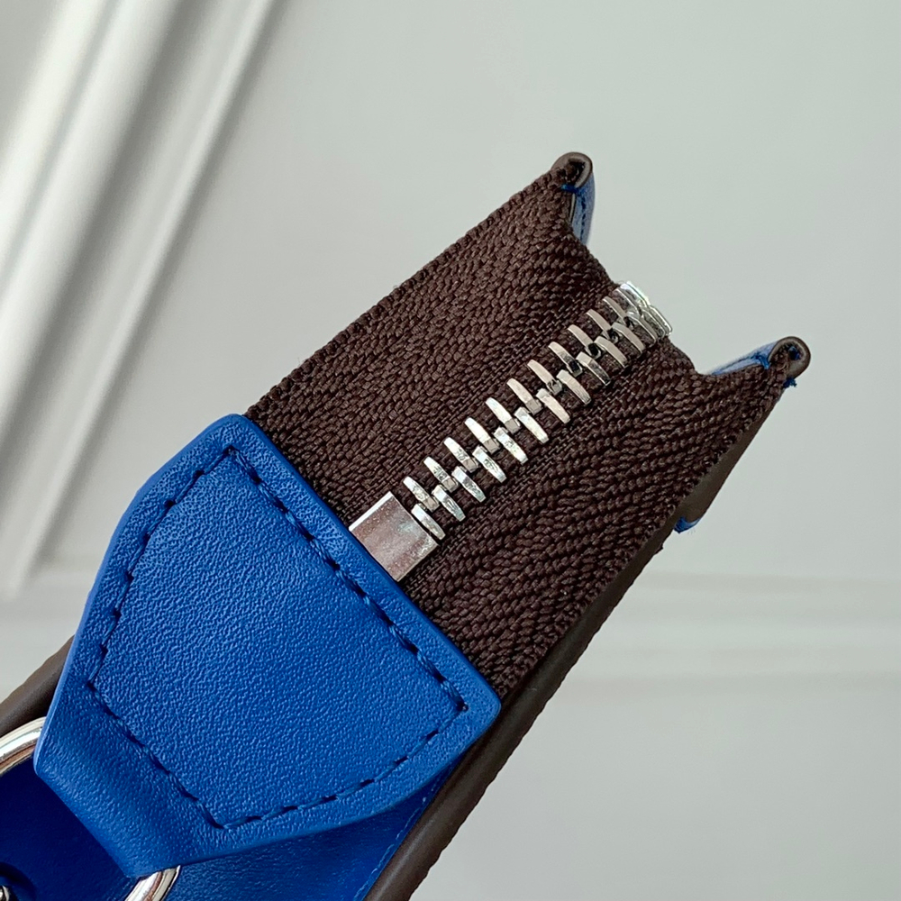 Louis Vuitton Alpha Wearable Wallet