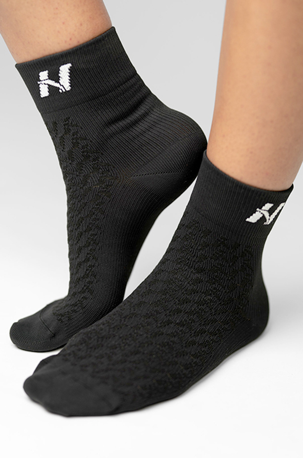 Носки Nebbia “HI-TECH” N-pattern crew socks 130 Black