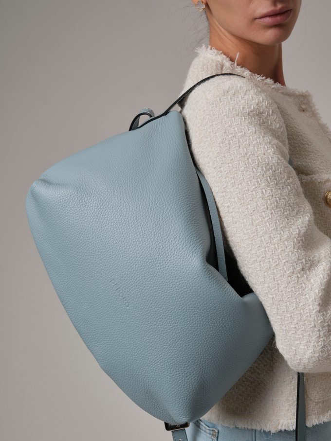 Сумка кожаная на плечо багет серо-голубая