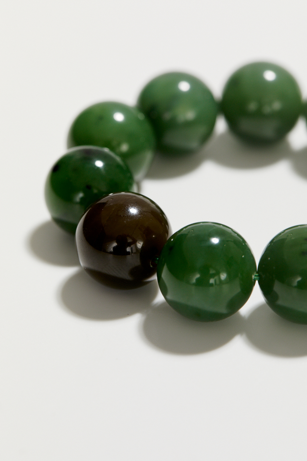 Браслет из нефрита из серии DEITY