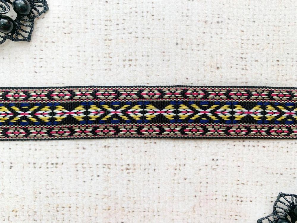 Тесьма жаккард, ш. 2,5 см (НАРЕЗКА)