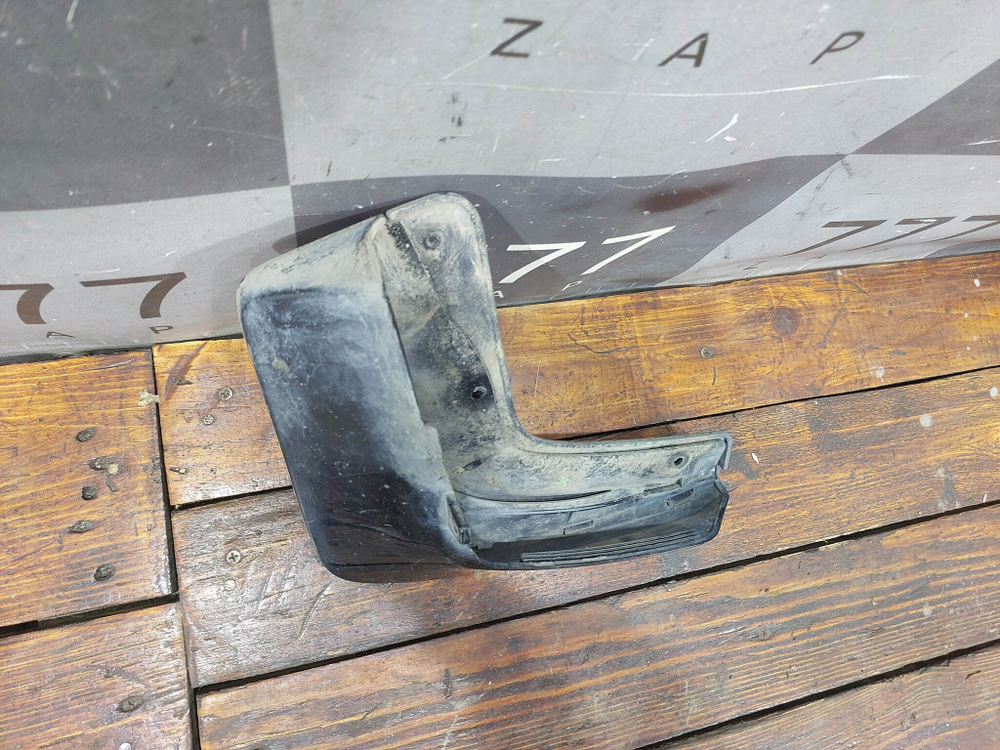 Брызговик передний правый Cadillac XT6 19-нв Б/У Оригинал 84535420