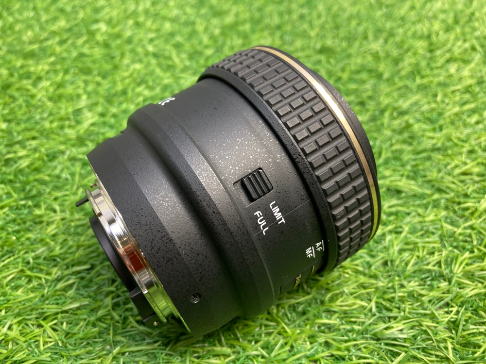Tokina AT-X 35mm f/2.8
