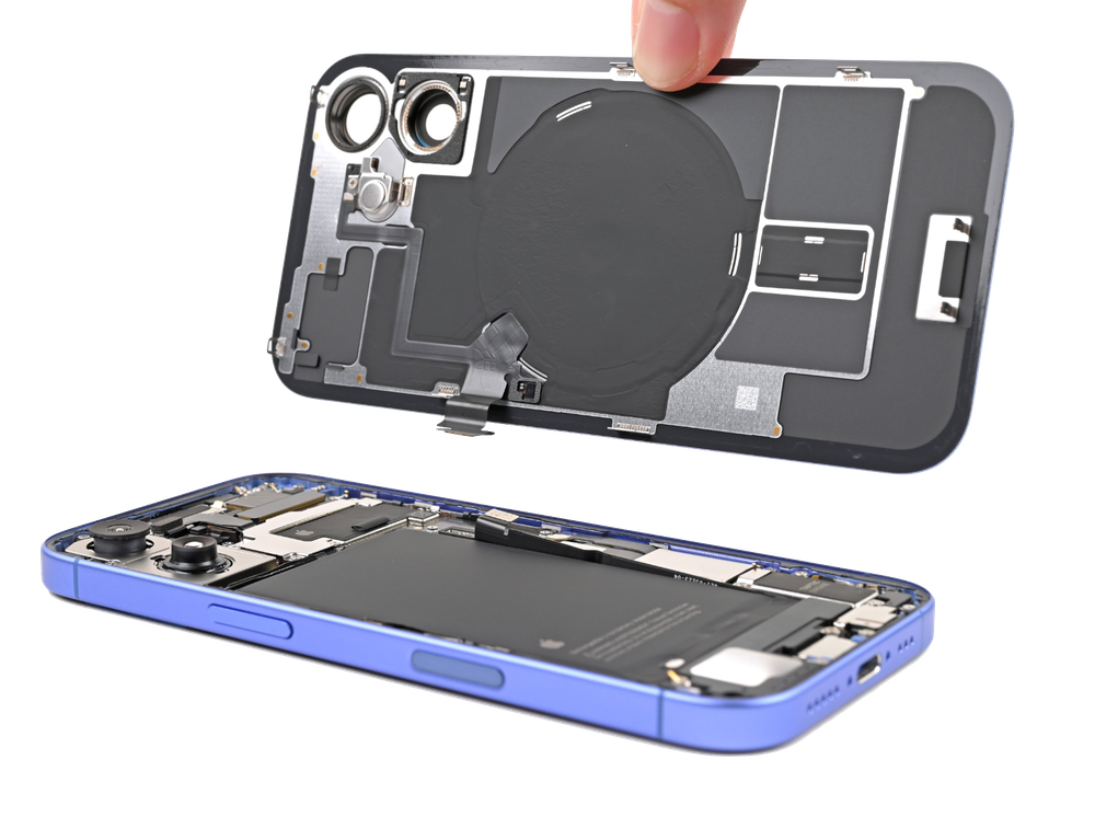 Замена заднего стекла на iPhone 17