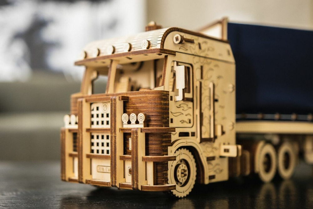 Грузовик Тягач Король дорог от EWA - Деревянный конструктор, сборная механическая модель, 3D пазл