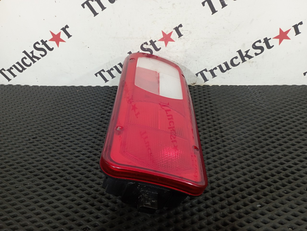Фонарь задний правый 2018г.