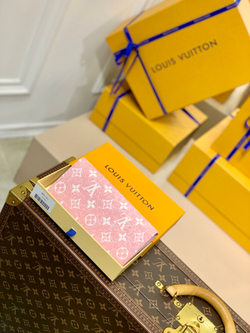 Louis Vuitton Sarah Wallet