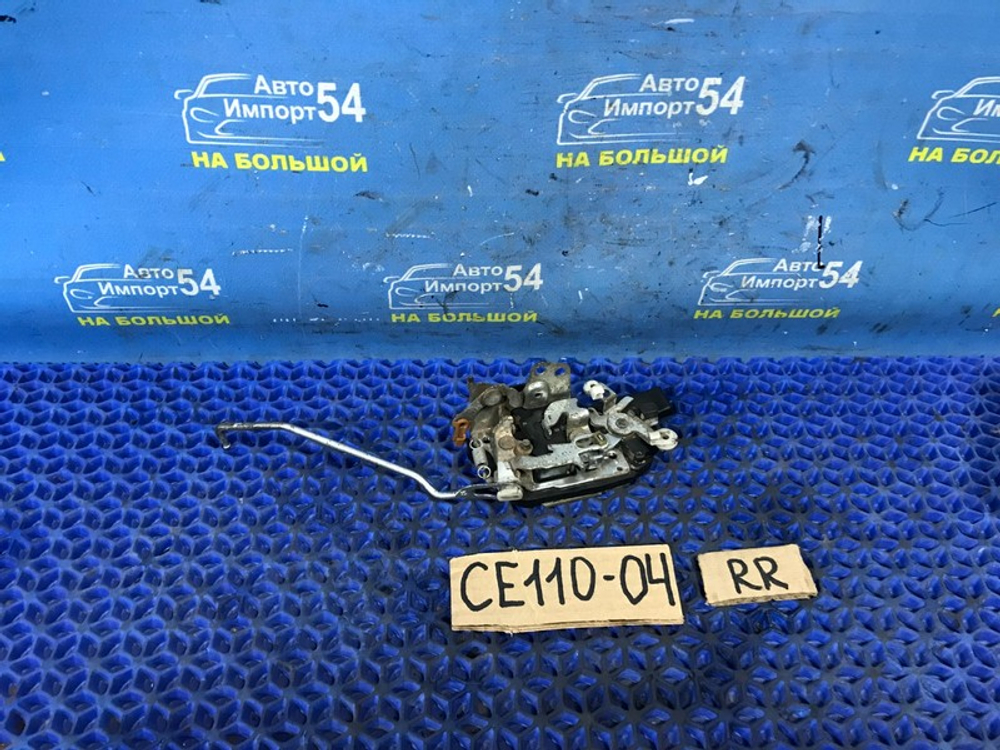 Замок двери передней правой TOYOTA COROLLA 1996