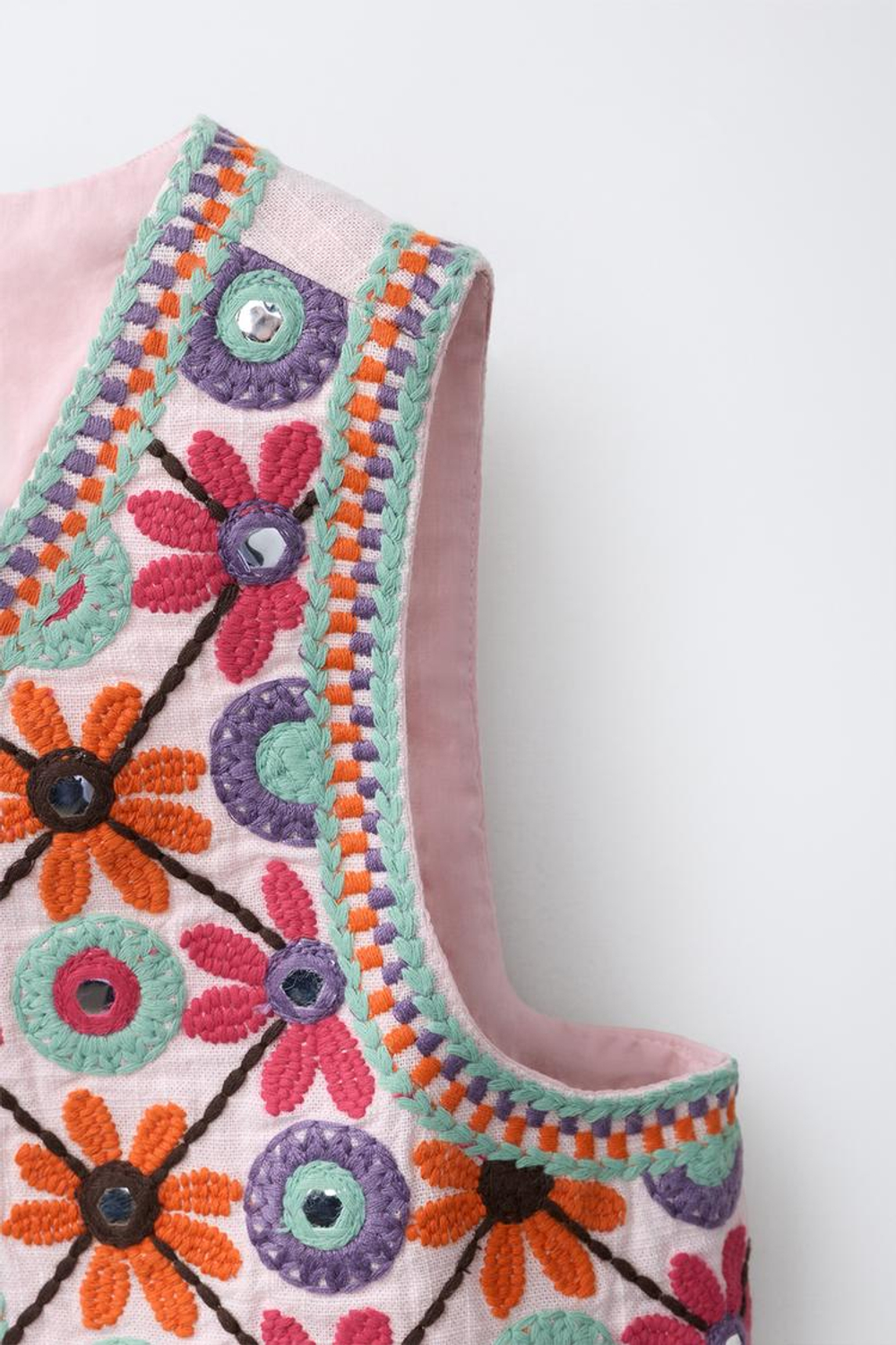 ZARA ЖИЛЕТ С ВЫШИВКОЙ И ЗЕРКАЛЬНЫМИ АППЛИКАЦИЯМИ, РАЗНОЦВЕТНЫЙ