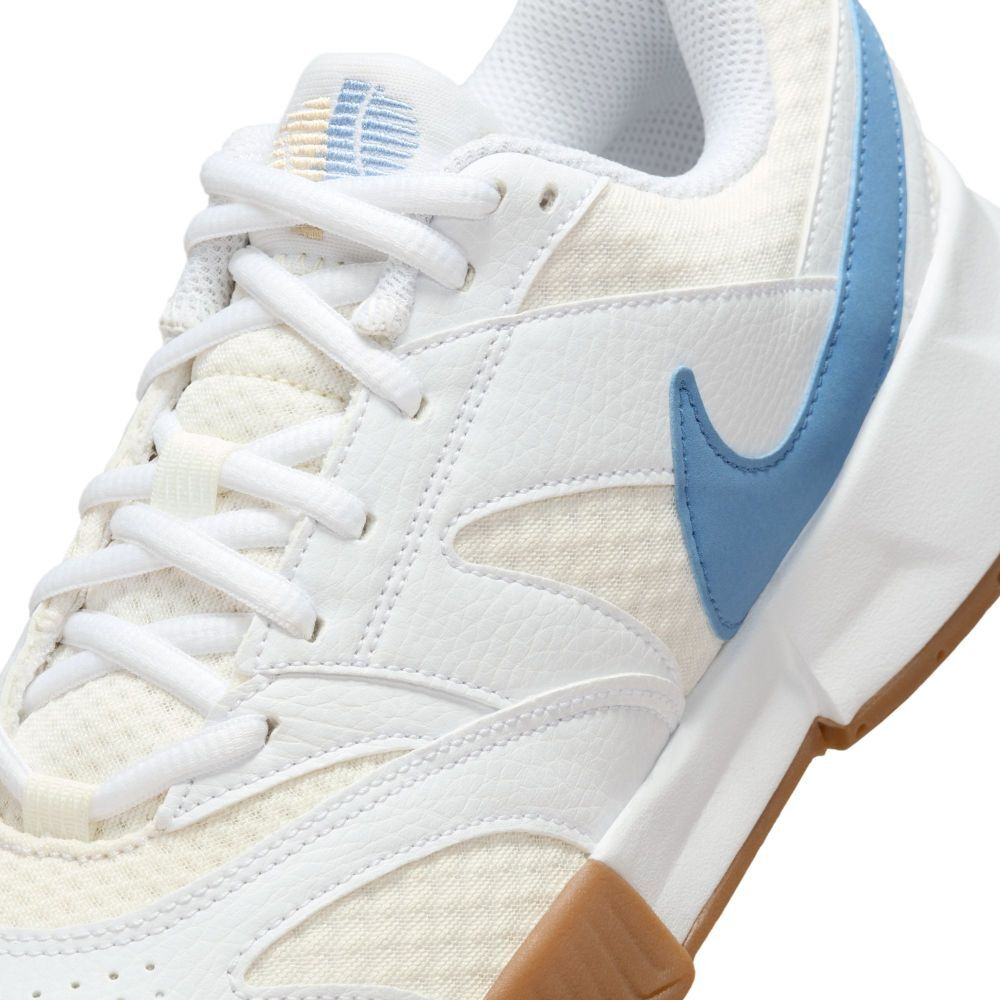 Женские Кроссовки теннисные Nike Court Lite 4 - white/light blue/sail/gum light brown