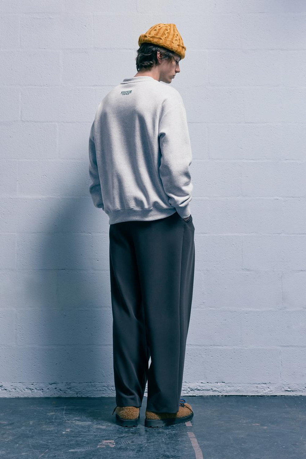 PULL&BEAR Толстовка "Stranger Things", серый меланж