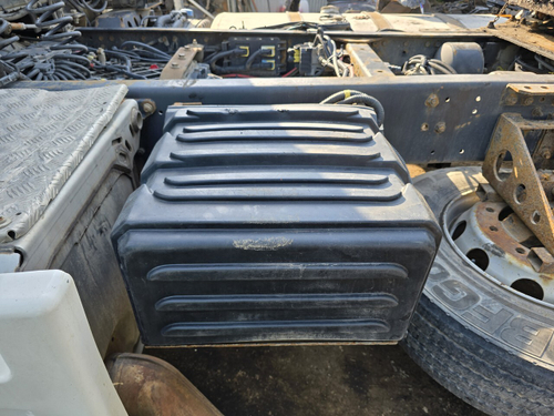 Крышка ящика АКБ 2018г.