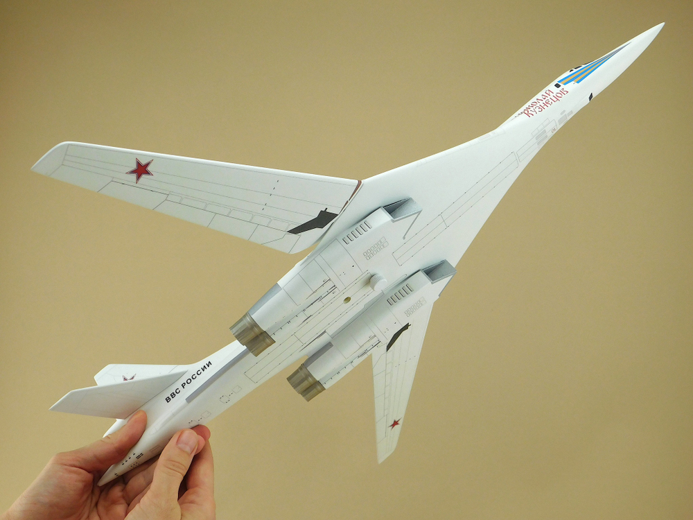 Модель самолета Ту-160 (М1:100, ВВС России, Николай Кузнецов)