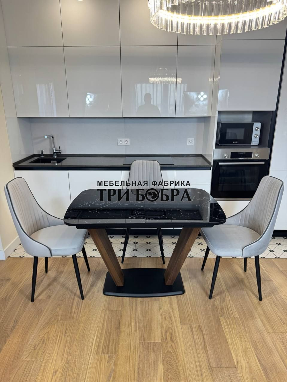 Кухонный раскладной стол "Прадо" черный мрамор и 4 стула Сорренто