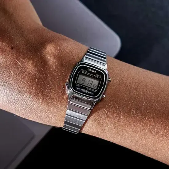 Наручные часы Casio Vintage LA670WEA-1EF