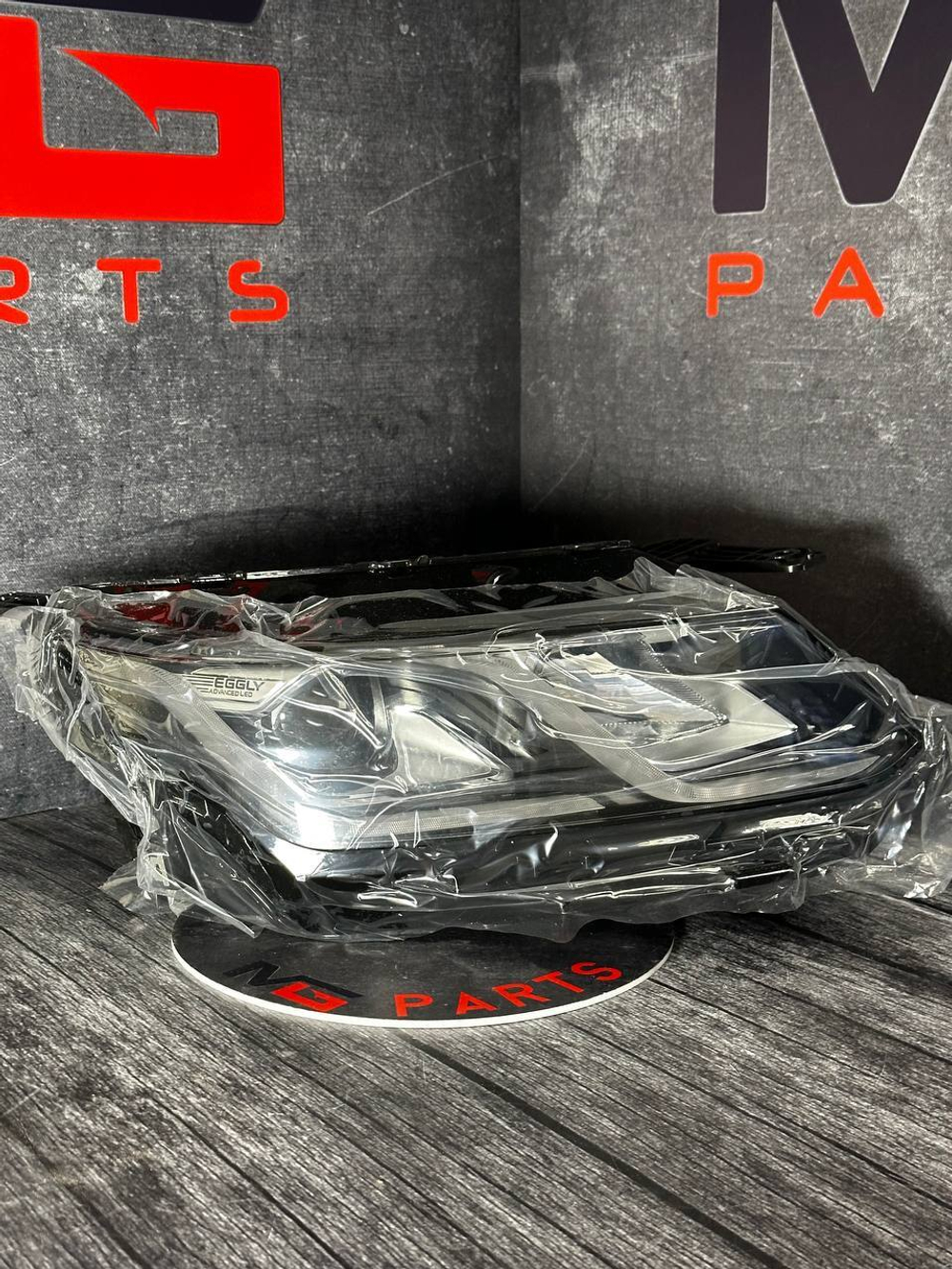 Фара передняя правая Geely Coolray 7051022800
