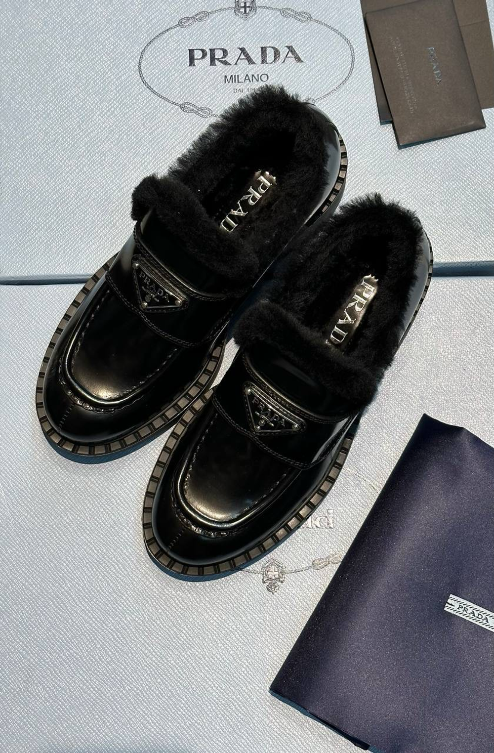 Лоферы Prada