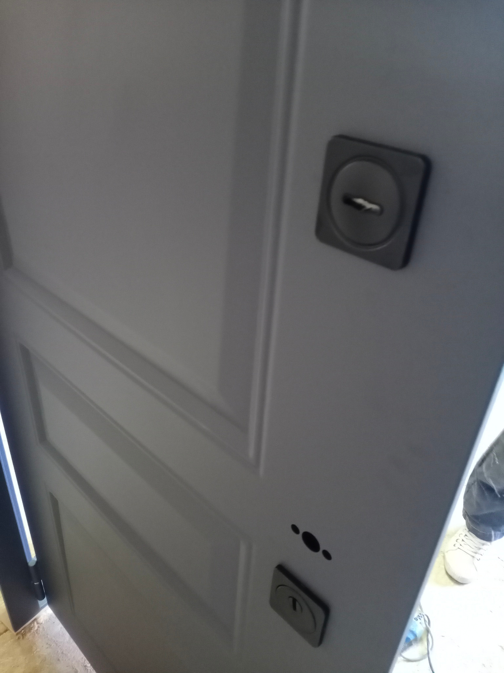 Дверь Входная Металлическая Лабиринт ОРЛЕАН с зеркалом 18 Бетон светлый