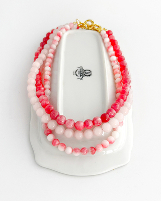 Колье из бусин камня Cheeks