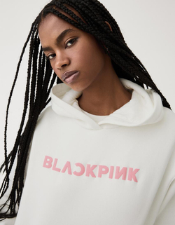 BERSHKA Толстовка с принтом Blackpink, белый