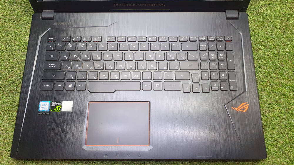 Игровой 17.3" ASUS i7-7/12Gb/GTX 1050 Ti 4Gb/FHD