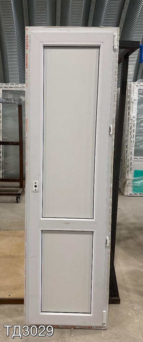 Дверь балконная пластиковая Б/У 1890(в) x 550(ш)