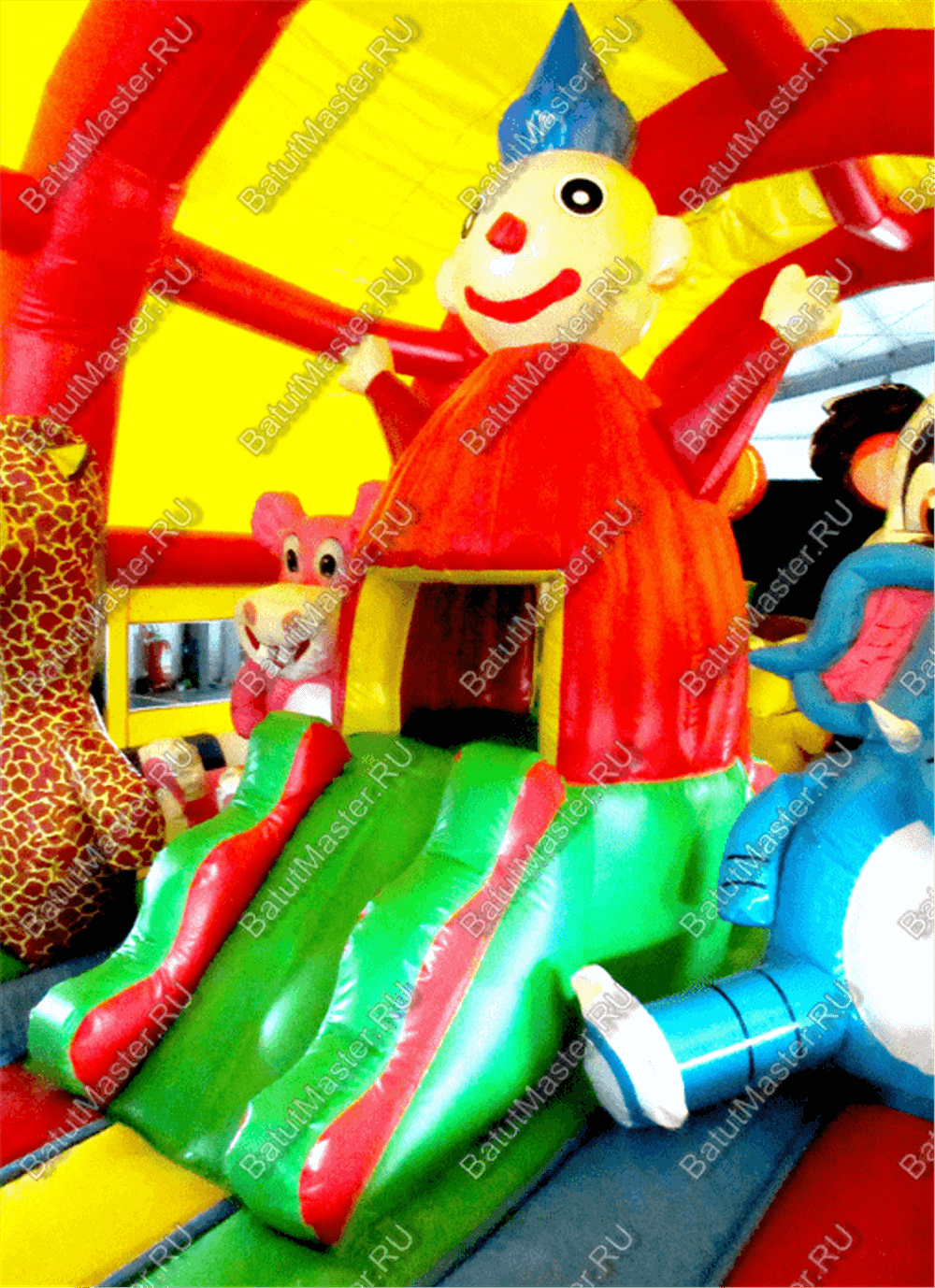 Коммерческий надувной батут "Зверята с крышей" 10*6*6 м