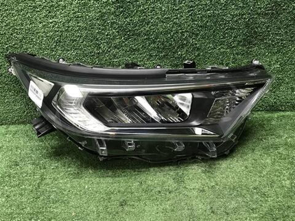 Фара правая Toyota RAV4 5 XA50 (2018-н.в.) LED