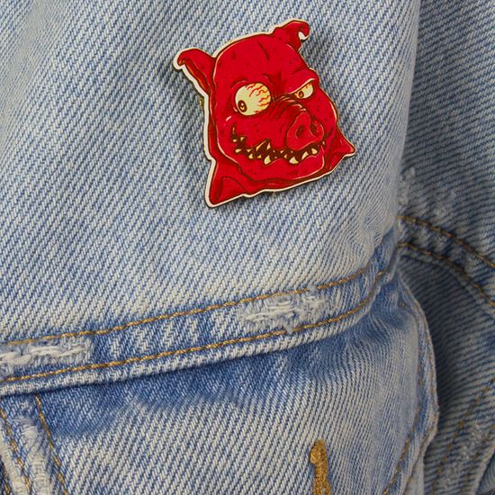 Деревянный значок. Энгри Свин