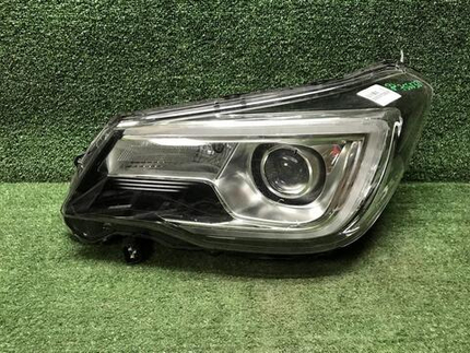 Битая Фара левая Subaru Forester SJ (16-19) LED