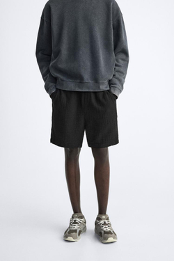 ZARA ШОРТЫ ИЗ ЖАТОЙ ТКАНИ, ЧЕРНЫЙ