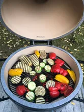 Керамический угольный гриль Primo Round Large All-In-One, 47 см, с ножками и столиками