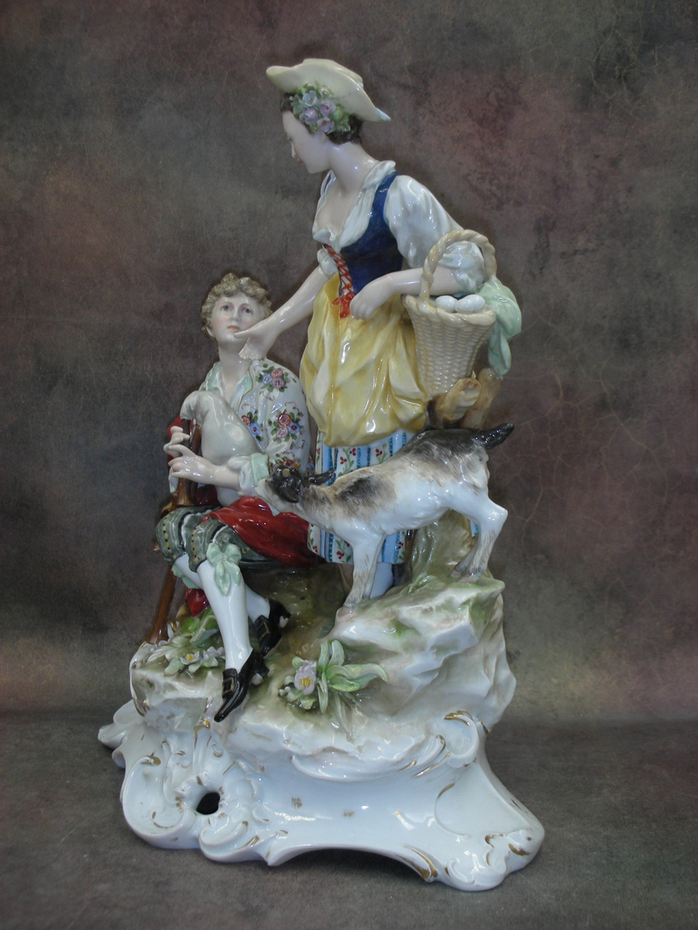 Статуэтка. Фарфор. Романтическая встреча. Karl ENS. Германия