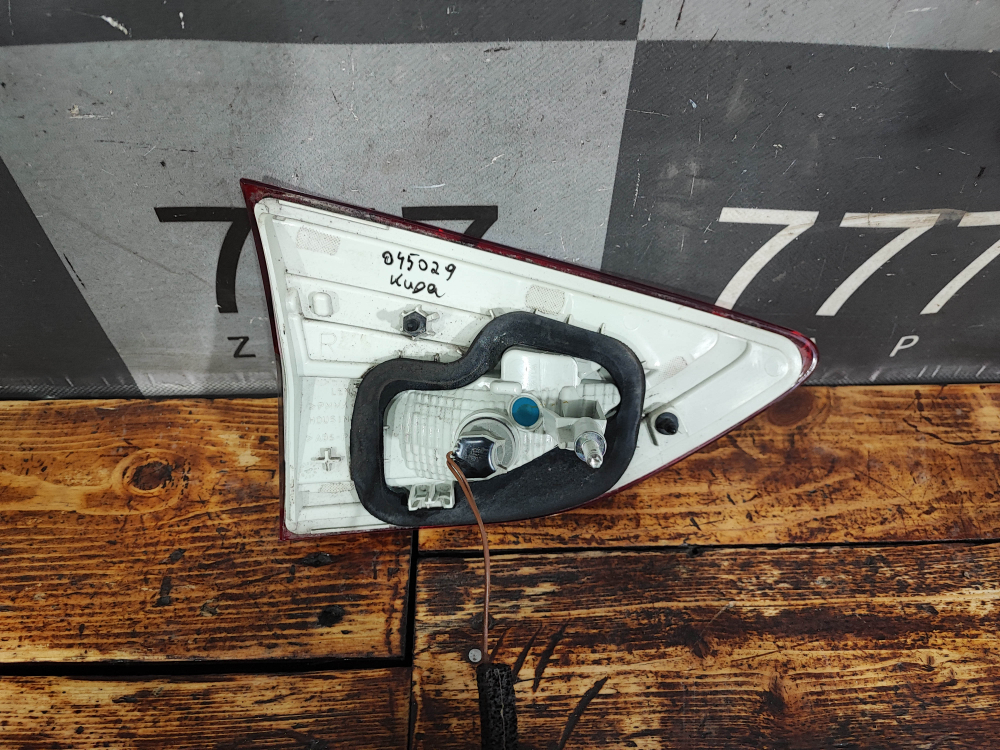 Фонарь задний правый Ford Kuga 2 (CBS) 12-16 Б/У Оригинал 1802504