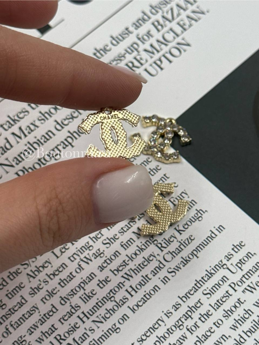 Подвеска Шан. Золото Лого в стразах 16х18 мм