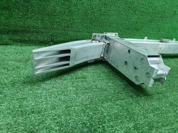 Усилитель передний BMW I7 G70 (2022-н.в.)