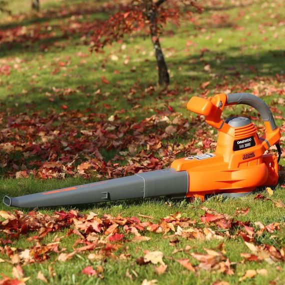 Электрическая воздуходувка Daewoo DABL 3000E с функцией всасывания